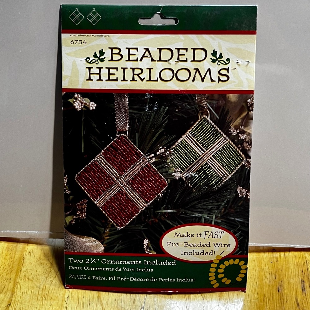 Fibre-Craft 2.75" Ornament Kit Red Green Gold Beaded Heirlooms 6754 Vintage 1997